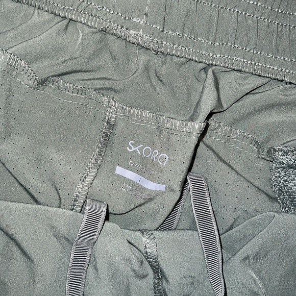 Skora running shorts. Size L. NWT - Picture 2 of 4